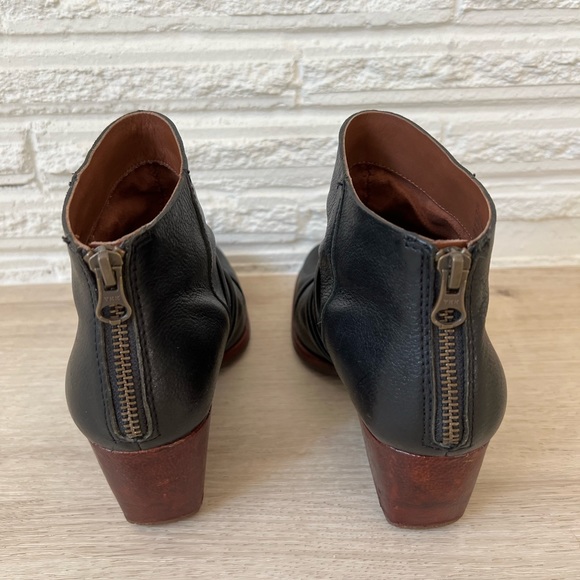 Kork-Ease KisselI - Black Leather Back Zip Bootie size 6 - Picture 6 of 10